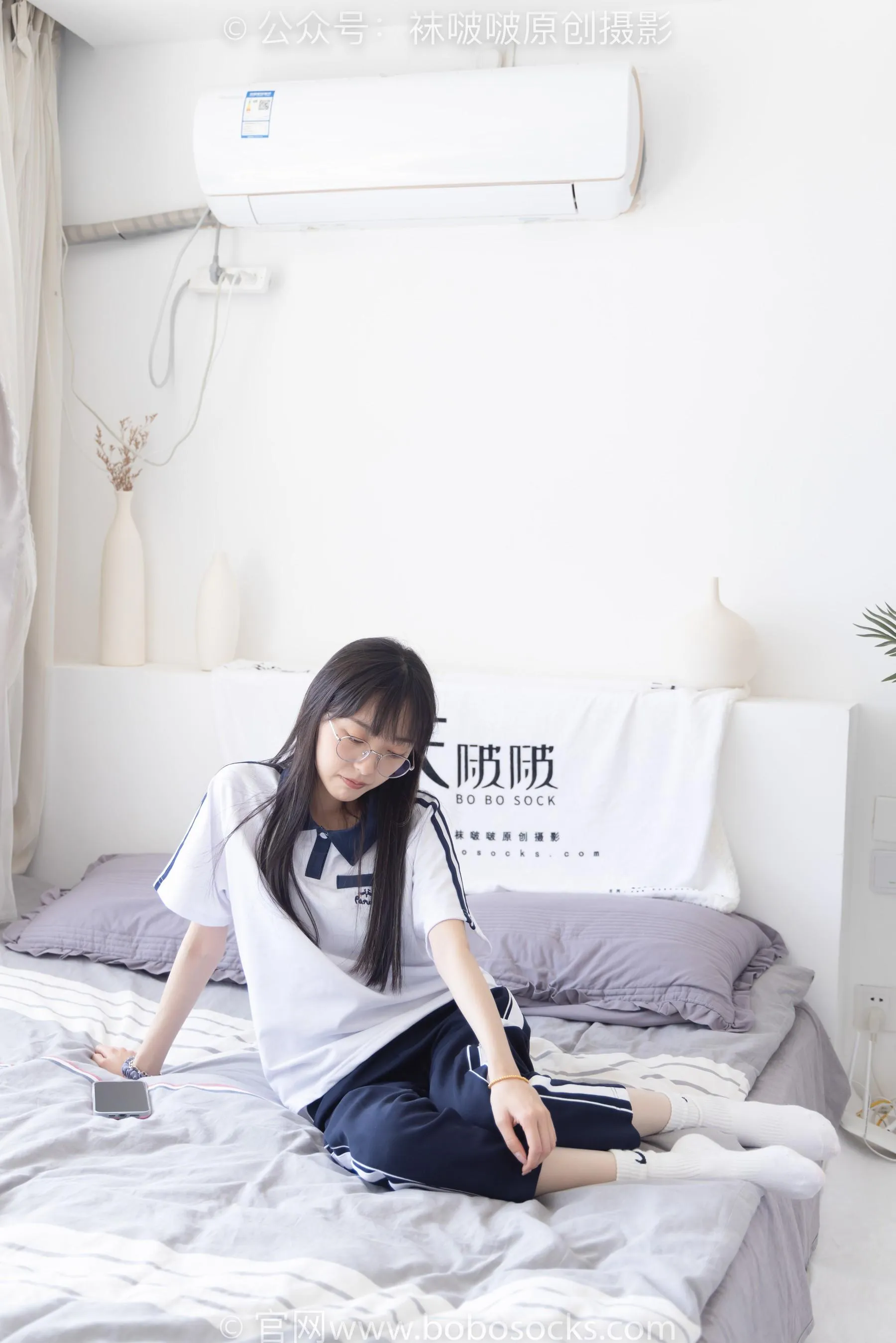 [BoBoSocks袜啵啵]NO.207 稚予-aj板鞋、白棉袜、油亮白丝、校服裤里丝 [87P]插图9